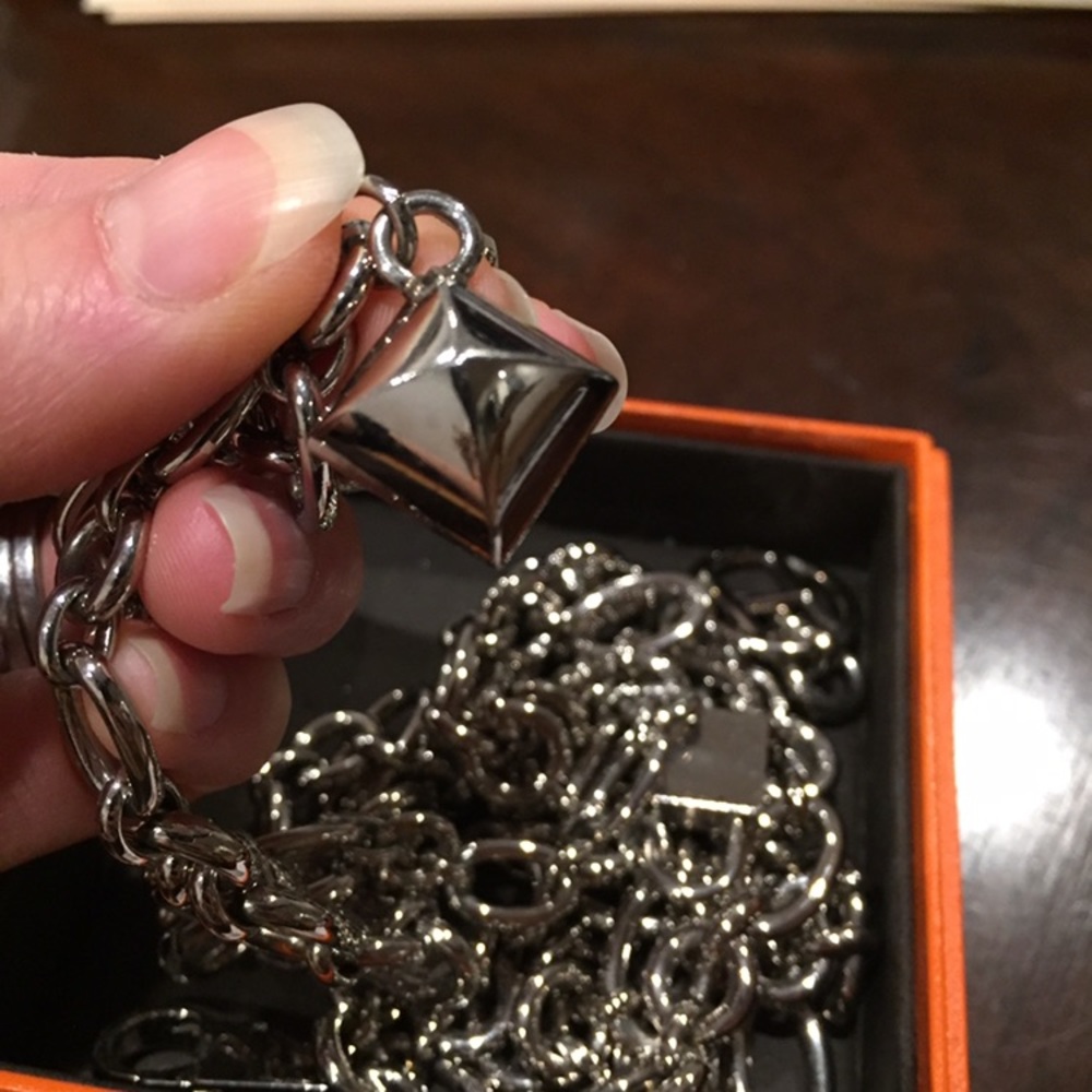 💢SOLD💢Hermès Olga Breloque Belt Necklace Charm - Picture 8 of 8